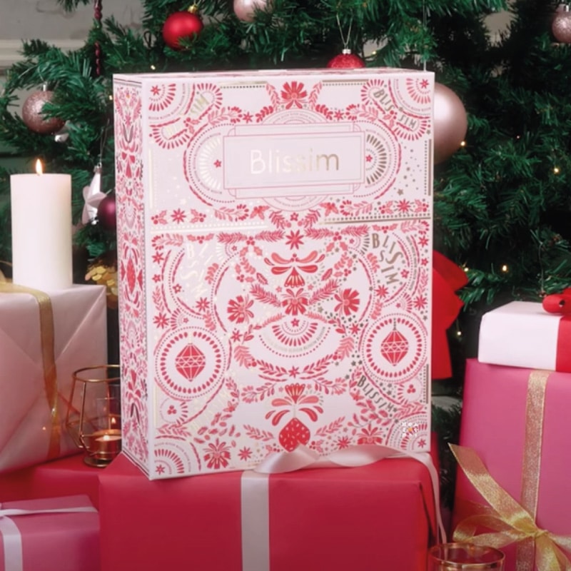 Calendrier de l'avent Blissim 2023 version exclusive box 300 euros coffret rouge et blanc avec produits beaute multimarque
