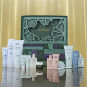 Calendrier de l'Avent Liz Earle 2024 contenant 12 produits de beauté luxe pour les soins de la peau