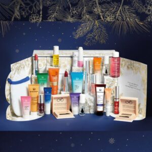 coffret beauté blanc et or calendrier de l'avent Dr Pierre Ricaud 2024 contenant 12 produits soins visage, soins corps et maquillage d'une valeur de 250 euros