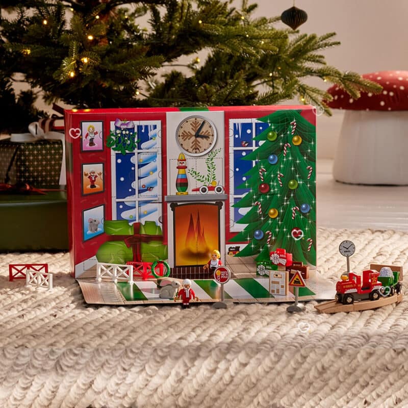 Calendrier de l'Avent brio 2024 édition 36100 contenant des jouets train pour enfants