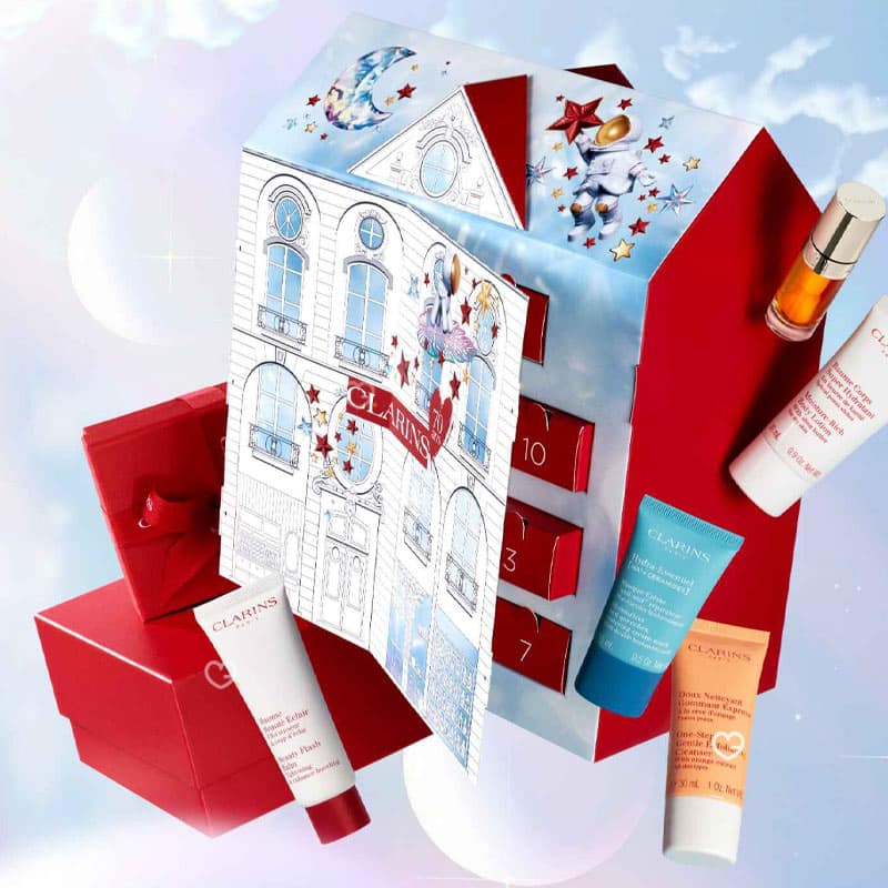 coffret maison de beauté calendrier de l'avent clarins 2024 contenant 12 produits cosmétiques visage et maquillage