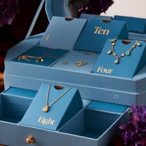 coffret bijoux calendrier de l'avent Missoma 2024 avec 12 bijoux or ou argent bague, collier, bracelet pour femme