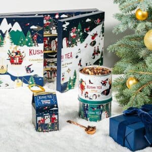 coffret bleu illustré sports Calendrier de l'avent Kusmi Tea 2024 thés bio : thés noirs; thés verts; blanc infusions