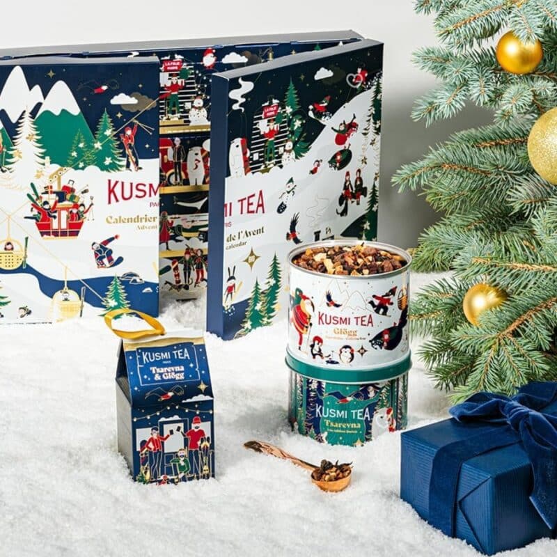 coffret bleu illustré sports Calendrier de l'avent Kusmi Tea 2024 thés bio : thés noirs; thés verts; blanc infusions