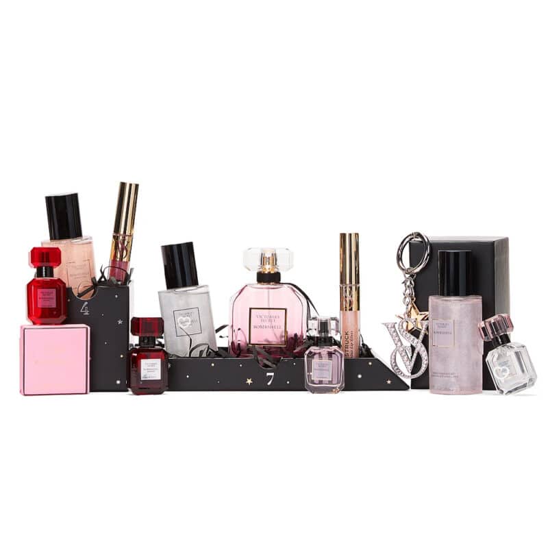 contenu complet du coffret luxe forme flacon parfum calendrier de l'avent Victoria Secret 2024 contenant 12 produits de beauté soins parfum