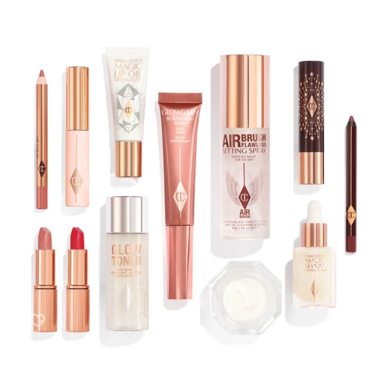 Calendrier de l'Avent Charlotte Tilbury 2024 en forme de coeur avec 12 produits de beauté maquillage