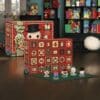 Calendrier de l'Avent funko Retro toys 2024 ouvert avec figurines Hasbro : Monsieur Patate, Luciole Playskool, Uncle Pennybags