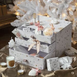calendrier de l'avent Mathilde m 2024 contenant 24 surprises parfumées : savons, bougies, parfums..