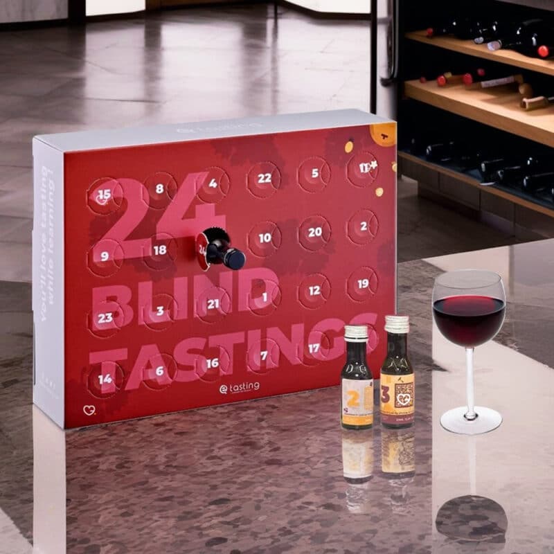 Calendrier de l'avent vins mystères 2024 contenant 24 bouteilles de vin rouge; blanc rosé à déguster à l'aveugle